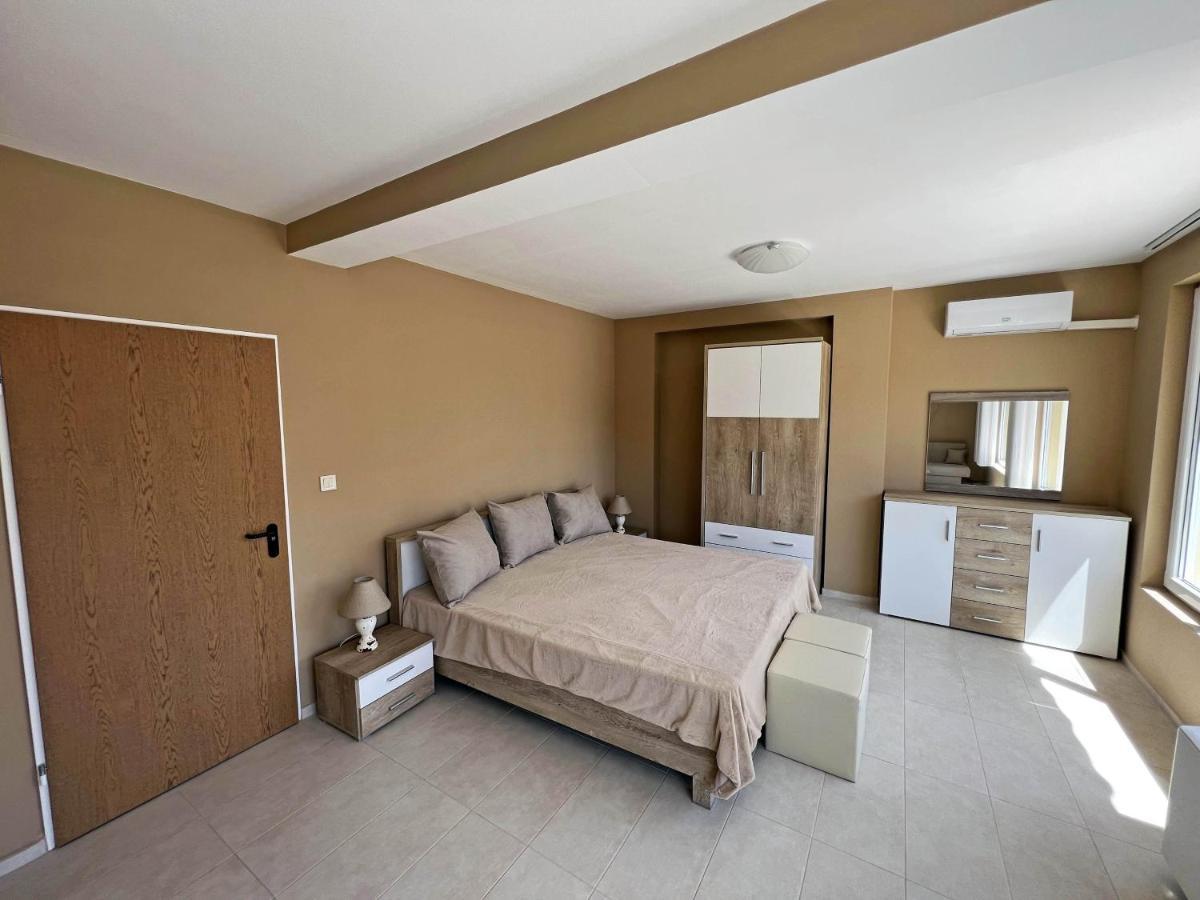Valemar Apartments Pomorie Exteriör bild
