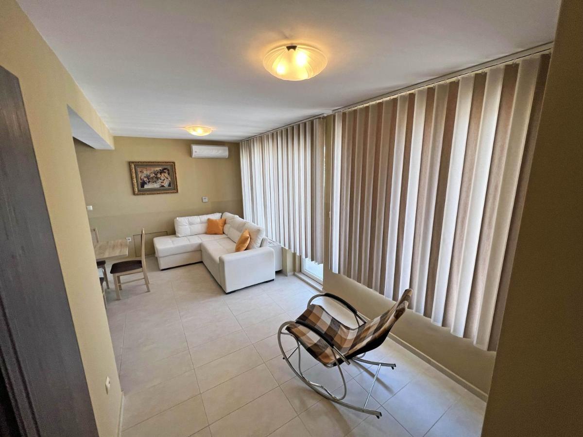 Valemar Apartments Pomorie Exteriör bild