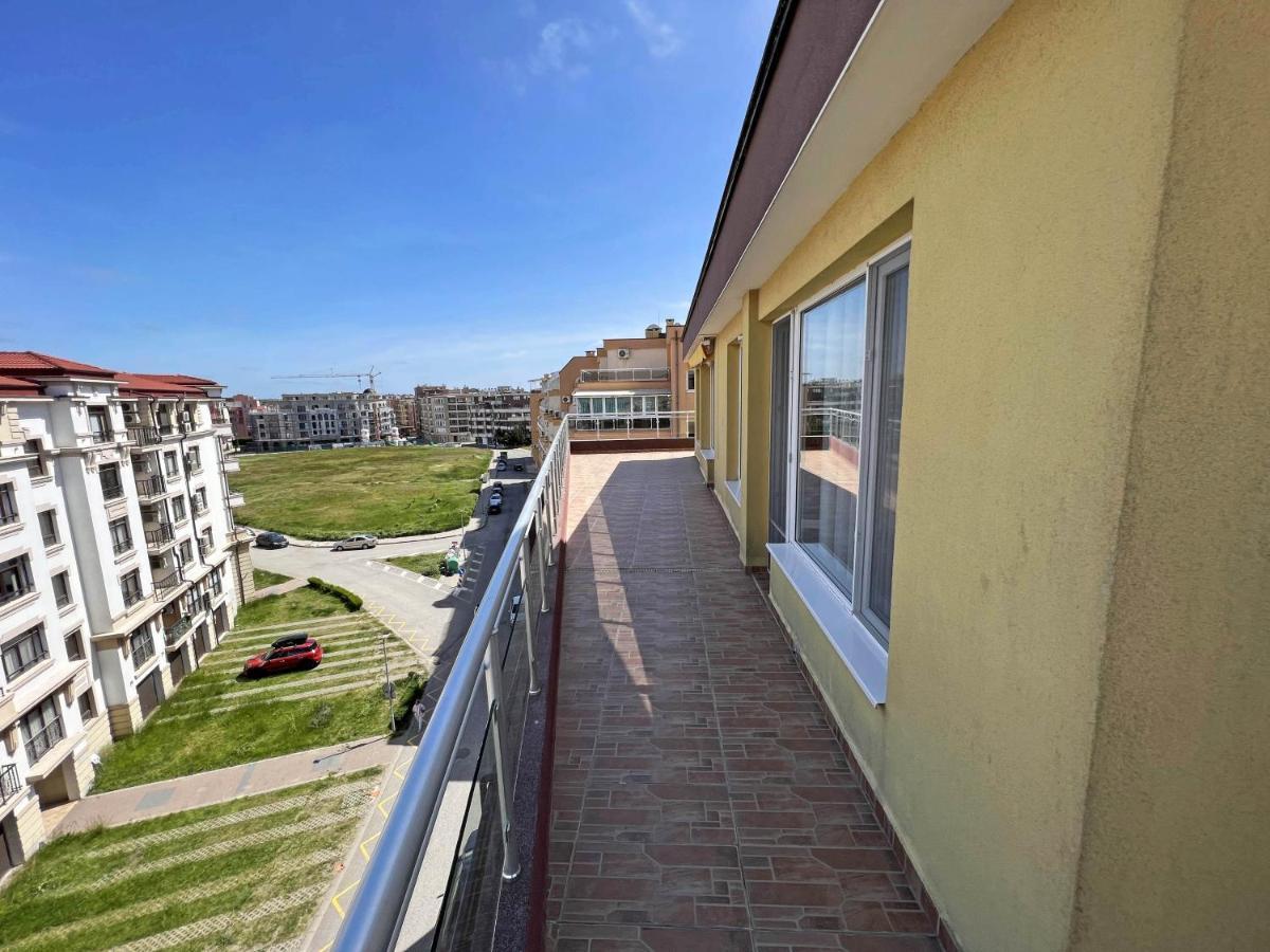 Valemar Apartments Pomorie Exteriör bild