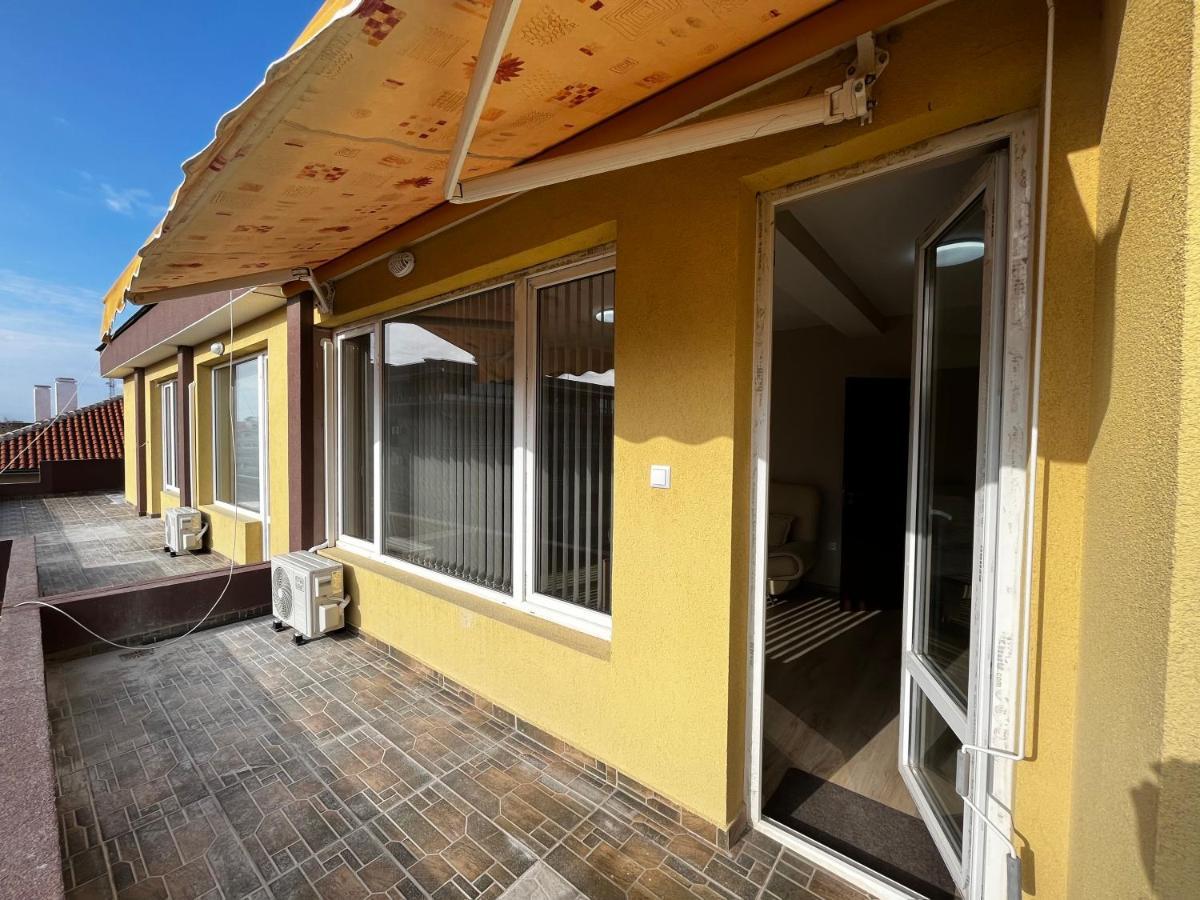 Valemar Apartments Pomorie Exteriör bild